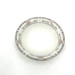 FARBERWARE Vintage 1992 Fine China White Floral Southampton Vegetable Bowl 9"